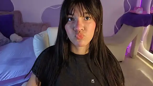 auroracute02 online show from January 8, 2026, 1:13 pm