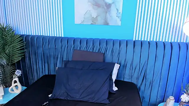 Snapshot of roxy_hell chatting on September 14, 2025, 12:15 pm roxy hell online show from September 14, 2025, 12:15 pm