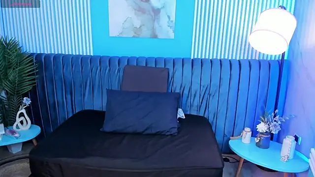 Snapshot of roxy_hell chatting on September 19, 2025, 7:25 pm roxy hell online show from September 19, 2025, 7:25 pm