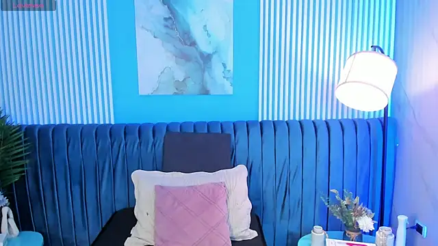 Snapshot of roxy_hell chatting on November 1, 2025, 12:07 pm roxy hell online show from November 1, 2025, 12:07 pm