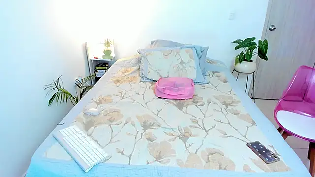 roxy hell online show from February 20, 2026, 8:31 pm