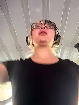 VictoriaGerard Pink online show from September 22, 2025, 1:02 pm