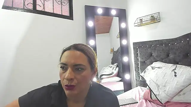 Milf-Prettyboobs online show from March 4, 2026, 11:11 pm