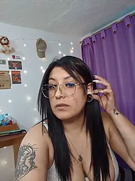 Snapshot of DaniPoison chatting on June 4, 2026, 8:48 pm DaniPoison online show from June 4, 2026, 8:48 pm