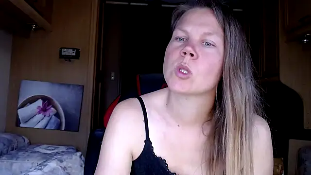 CallMeMaria online show from January 5, 2025, 3:45 pm