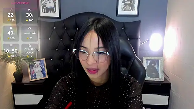 Lissandra 18 online show from November 4, 2025, 4:11 am