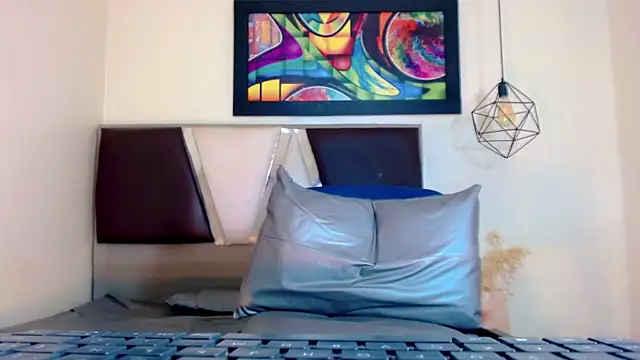 alexsandra kiss online show from November 8, 2025, 11:21 am