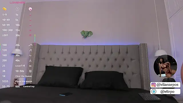 Snapshot of Emiliana_Rios chatting on October 2, 2025, 3:35 am Emiliana Rios online show from October 2, 2025, 3:35 am