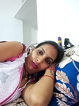 Snapshot of Hotty-Nidhi chatting on March 17, 2025, 5:38 pm Hotty-Nidhi online show from March 17, 2025, 5:38 pm
