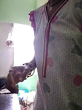 Snapshot of Hotty-Nidhi chatting on March 18, 2025, 6:14 am Hotty-Nidhi online show from March 18, 2025, 6:14 am