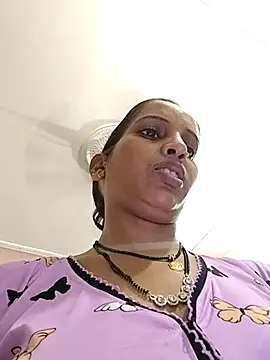 Snapshot of Hotty-Nidhi chatting on October 3, 2025, 5:32 pm Hotty-Nidhi online show from October 3, 2025, 5:32 pm