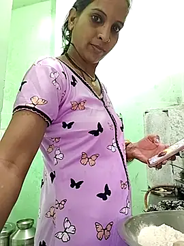 Snapshot of Hotty-Nidhi chatting on October 4, 2025, 5:38 am Hotty-Nidhi online show from October 4, 2025, 5:38 am