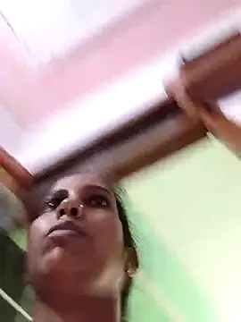 Snapshot of Hotty-Nidhi chatting on October 6, 2025, 2:53 am Hotty-Nidhi online show from October 6, 2025, 2:53 am