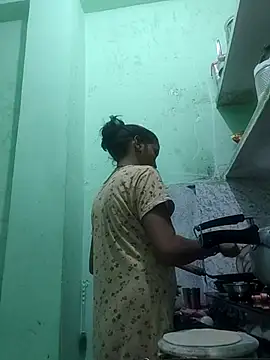 Snapshot of Hotty-Nidhi chatting on October 15, 2025, 5:24 pm Hotty-Nidhi online show from October 15, 2025, 5:24 pm