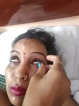 Snapshot of Hotty-Nidhi chatting on October 24, 2025, 1:35 am Hotty-Nidhi online show from October 24, 2025, 1:35 am