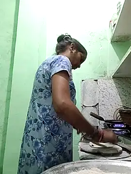 Snapshot of Hotty-Nidhi chatting on October 25, 2025, 4:02 pm Hotty-Nidhi online show from October 25, 2025, 4:02 pm