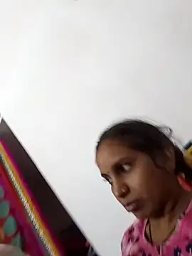 Snapshot of Hotty-Nidhi chatting on November 23, 2025, 3:28 am Hotty-Nidhi online show from November 23, 2025, 3:28 am