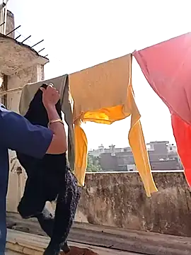 Snapshot of Hotty-Nidhi chatting on December 16, 2025, 5:01 am Hotty-Nidhi online show from December 16, 2025, 5:01 am