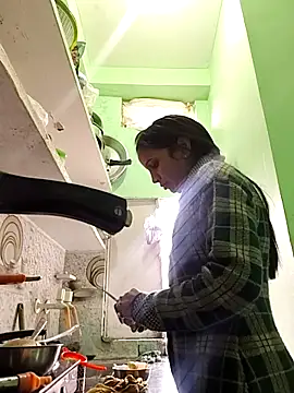 Snapshot of Hotty-Nidhi chatting on December 22, 2025, 4:53 am Hotty-Nidhi online show from December 22, 2025, 4:53 am