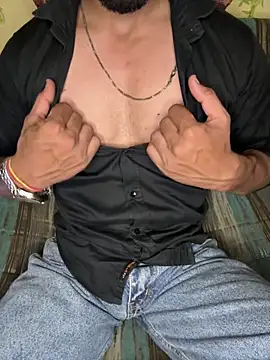 Snapshot of HARSHHU01 chatting on September 28, 2025, 5:40 pm HARSHHU01 online show from September 28, 2025, 5:40 pm