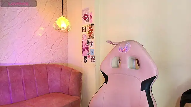 adara evanss online show from November 9, 2025, 8:29 pm