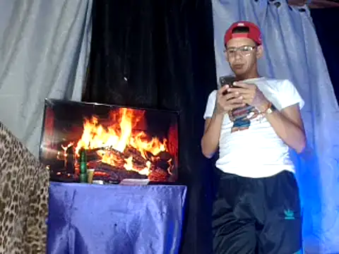 Snapshot of Hidden_Fantasies chatting on November 7, 2025, 11:49 pm Hidden Fantasies online show from November 7, 2025, 11:49 pm