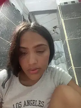 iamsara 21 online show from February 22, 2026, 2:13 am