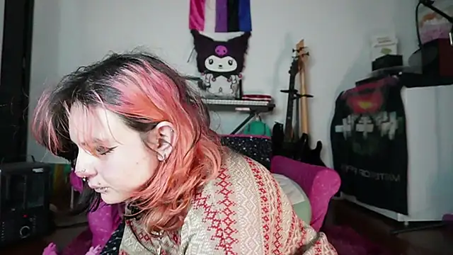 Snapshot of Devil_And_Princess chatting on October 2, 2025, 3:24 am Devil And Princess online show from October 2, 2025, 3:24 am