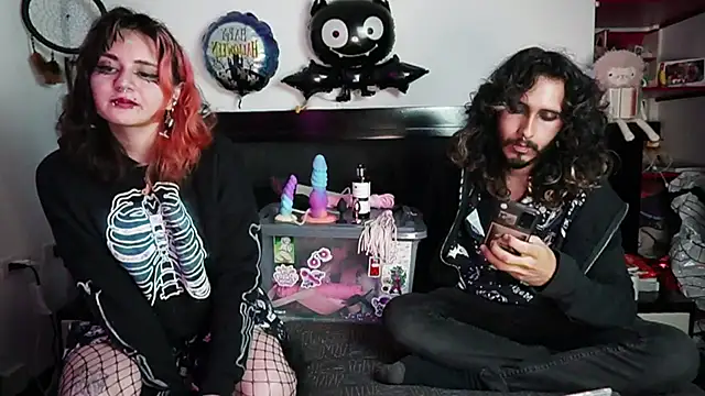 Snapshot of Devil_And_Princess chatting on November 6, 2025, 1:28 am Devil And Princess online show from November 6, 2025, 1:28 am