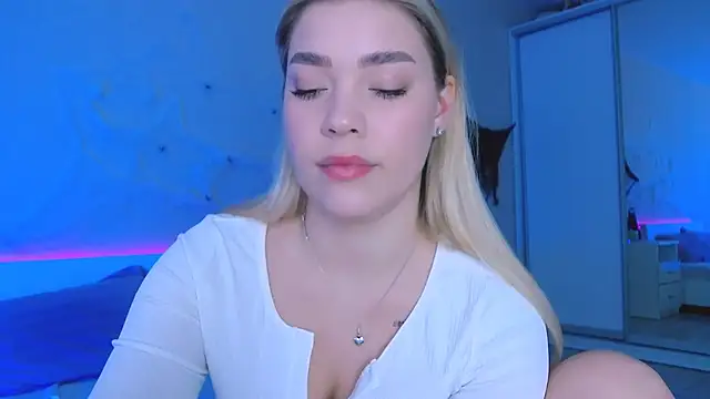 DIANAxxxDIAMOND online show from November 1, 2025, 9:55 am