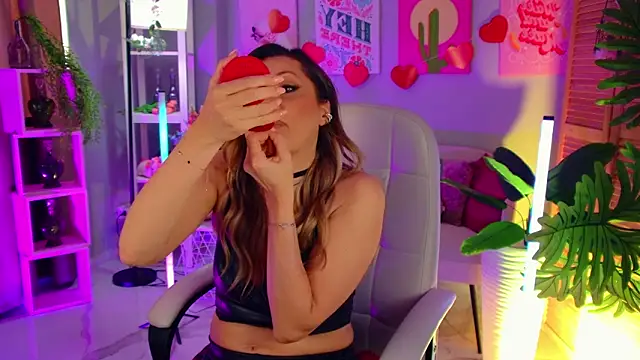 SarahAlluring online show from March 22, 2026, 1:03 pm