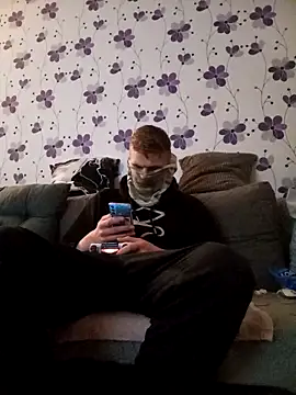 ThePython666 online show from October 28, 2025, 3:43 am