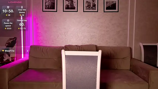 Snapshot of _moon_girl_18 chatting on March 1, 2026, 4:42 pm moon girl 18 online show from March 1, 2026, 4:42 pm