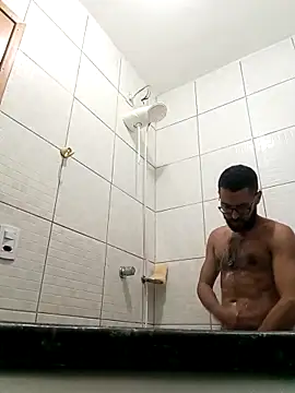 pdasgyn online show from April 9, 2026, 10:37 pm