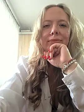 Irina3718 online show from January 9, 2026, 11:35 am