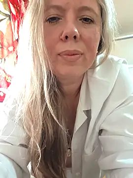 Irina3718 online show from March 15, 2026, 1:17 pm