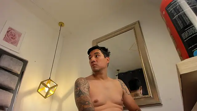 valery and Dani  online show from November 18, 2025, 8:02 pm