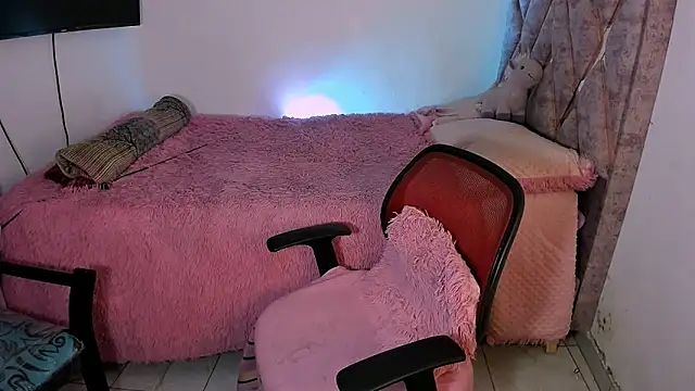 Tania rendon online show from September 17, 2025, 12:07 pm