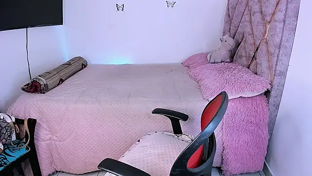 Tania rendon online show from March 29, 2026, 10:48 am