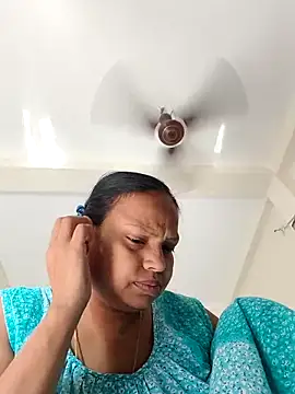 Snapshot of Arohi35 chatting on September 9, 2025, 3:28 am Arohi35 online show from September 9, 2025, 3:28 am