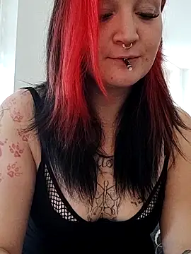 Snapshot of TiffiChantiT2 chatting on January 6, 2026, 11:25 am TiffiChantiT2 online show from January 6, 2026, 11:25 am