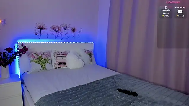 Eva McCoy online show from September 16, 2025, 6:47 am