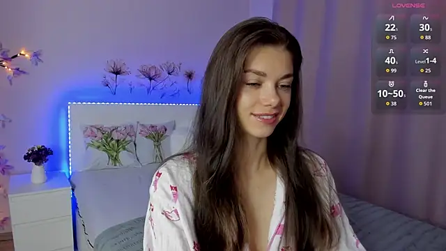 Eva McCoy online show from September 23, 2025, 7:44 am