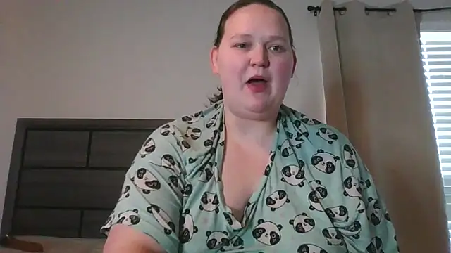 FantasyWifeBri online show from November 28, 2025, 6:21 pm