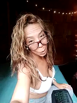 Lady Lolla11 online show from April 19, 2026, 6:10 pm