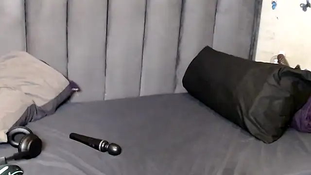 Snapshot of LustyDeziree1 chatting on February 3, 2026, 4:10 am LustyDeziree1 online show from February 3, 2026, 4:10 am