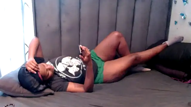 Snapshot of LustyDeziree1 chatting on February 4, 2026, 3:29 pm LustyDeziree1 online show from February 4, 2026, 3:29 pm