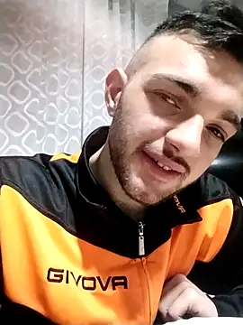 Francescodicristina44 online show from February 18, 2026, 9:55 pm