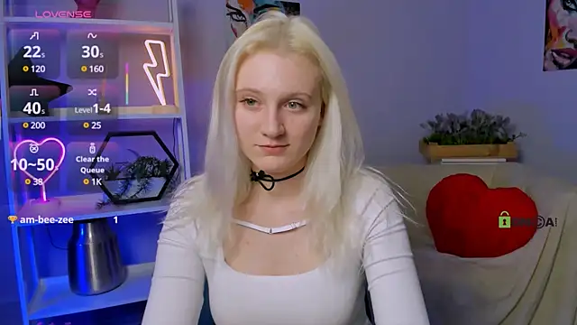 madam uliis online show from March 18, 2025, 6:04 pm