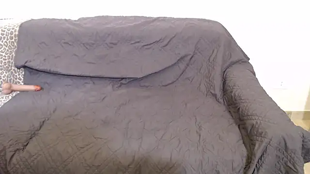 Snapshot of Selene-1975 chatting on October 19, 2025, 1:45 pm Selene-1975 online show from October 19, 2025, 1:45 pm